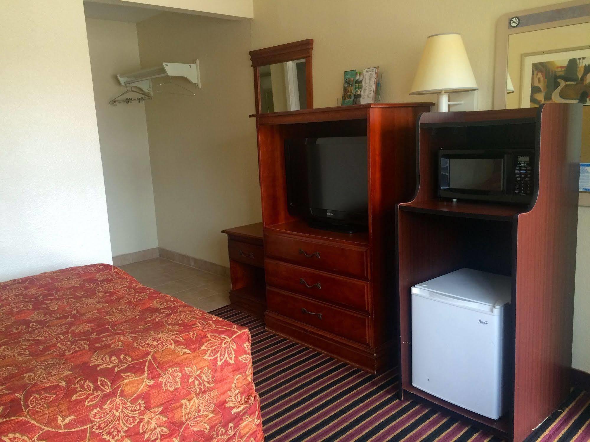 Carpet Inn Opelika Ngoại thất bức ảnh