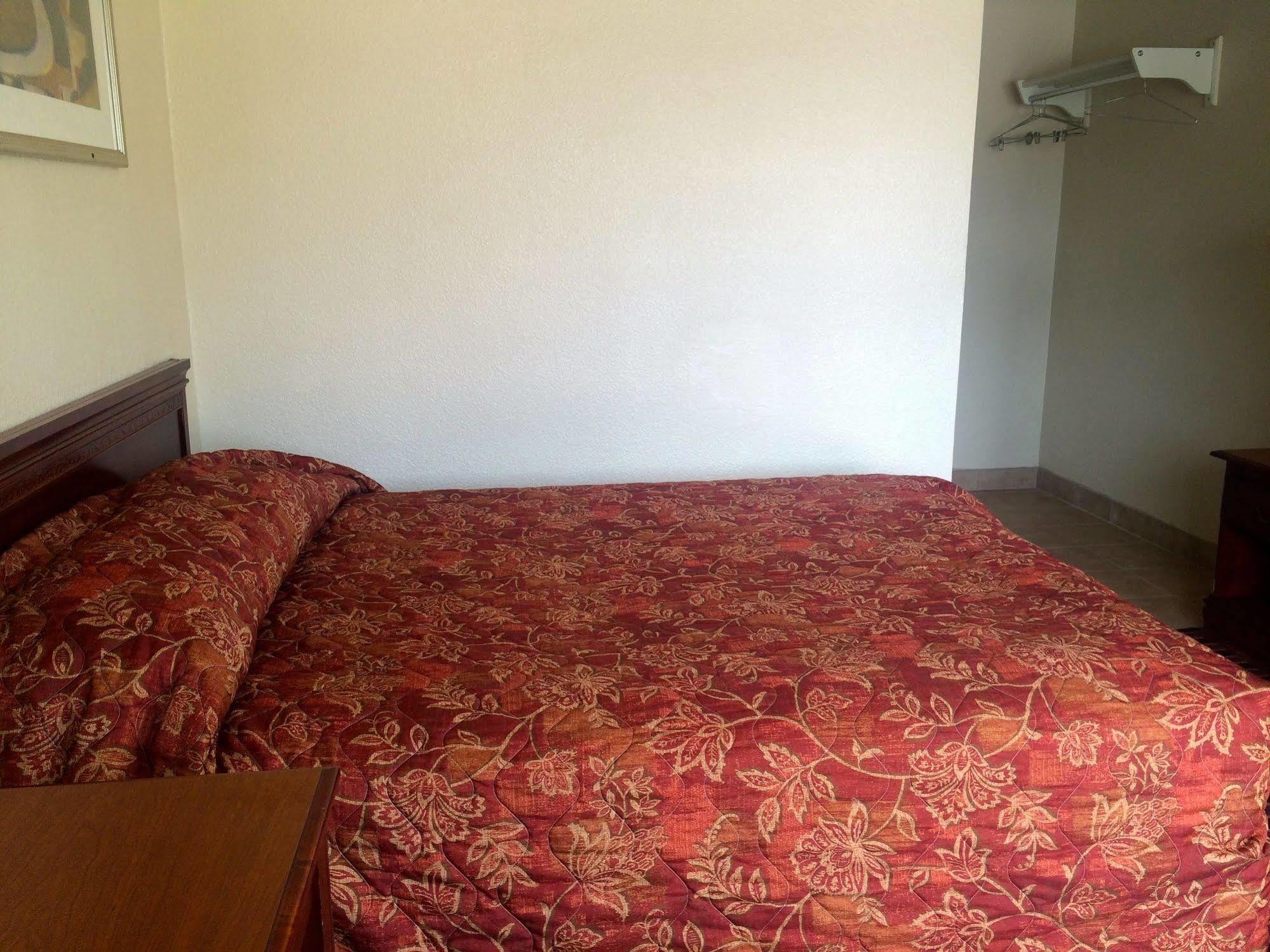 Carpet Inn Opelika Ngoại thất bức ảnh